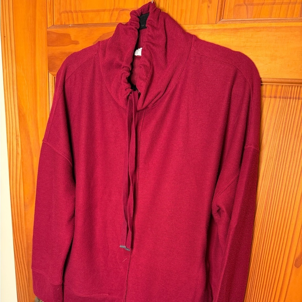 BEAUTIFUL CRANBERRY XL WESTBOUND TOP W POCKETS - Picture 3 of 7